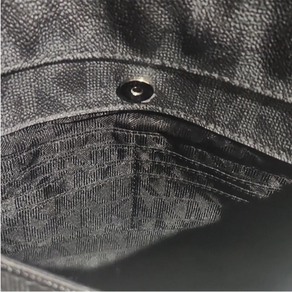 Michael Kors Jet Set TZ Snap Pocket Tote MK Signature Black EUC
